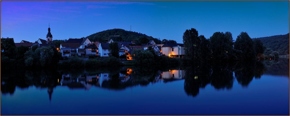 Kreuzwertheim bei Nacht