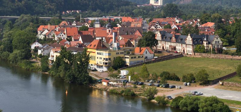 Panoramablick Kreuzwertheim.JPG