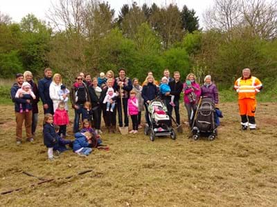 Pflanzaktion Geburtsbaum Kwth 29.04.2017.JPG