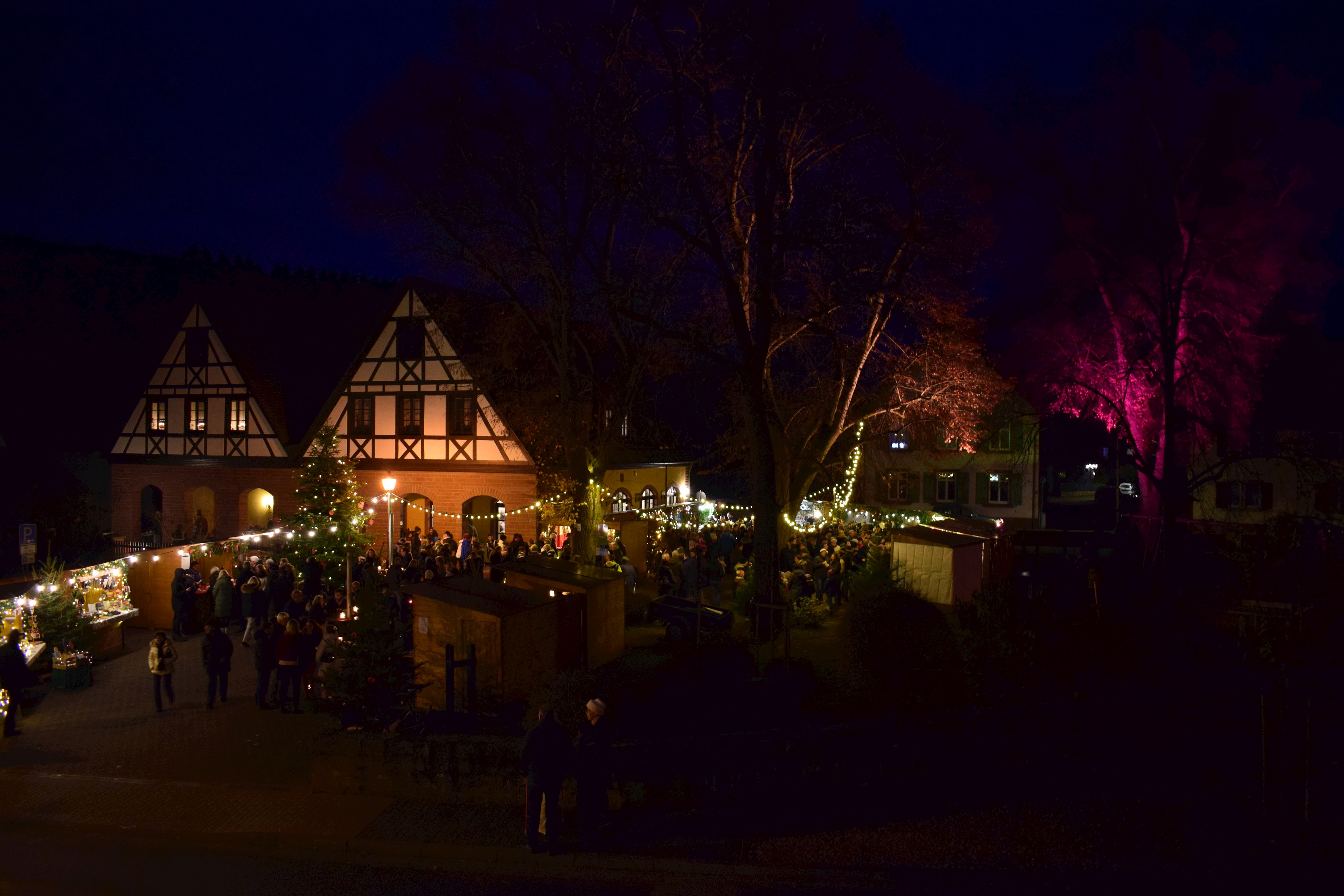 Kreuzwertheimer Weihnachtsmarkt am Samstag, 2. Dez. und Sonntag, 3. Dez. 2023